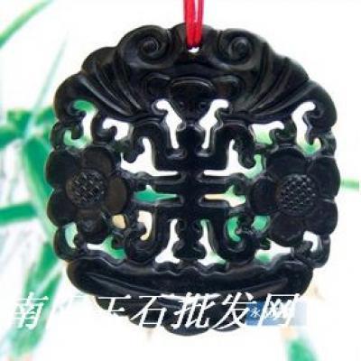 李明雄墨绿玉镂空双貔貅挂件 传承古老的护身符与现代玉石工艺